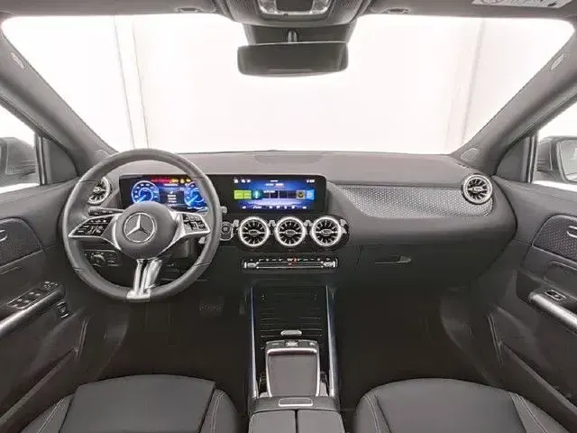 Gebraucht Mercedes EQA300 Progressive 167 kW (228 PS) 2025 Grau SUV