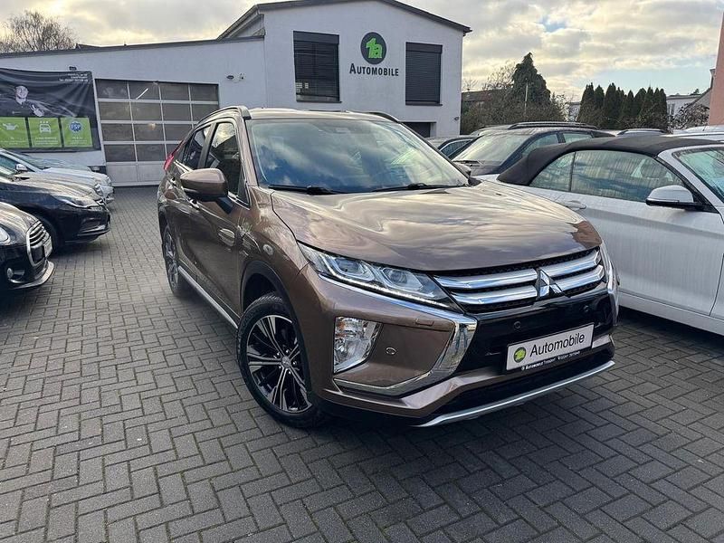 Braun Gebraucht 2018 Mitsubishi Eclipse Cross Diamant Edition SUV | 15.999 € (Guter Preis) - Bild 1/4