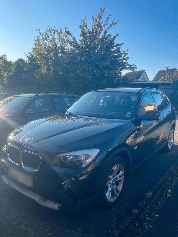 Schwarz Gebraucht 2011 BMW X1 SUV | 6.650 € (Superpreis) - Bild 1/4