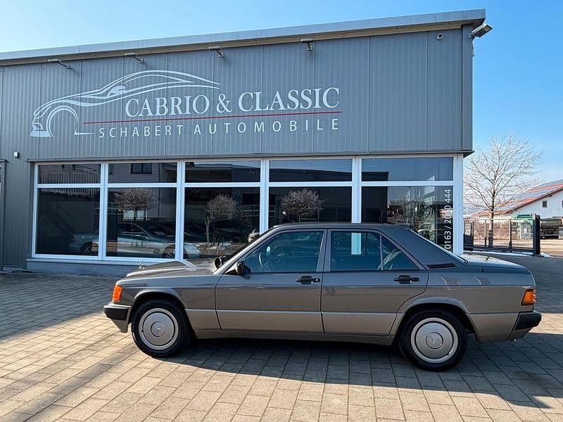 Gebraucht Mercedes 190 75 PS (55 kW) 1990 Grau Limousine