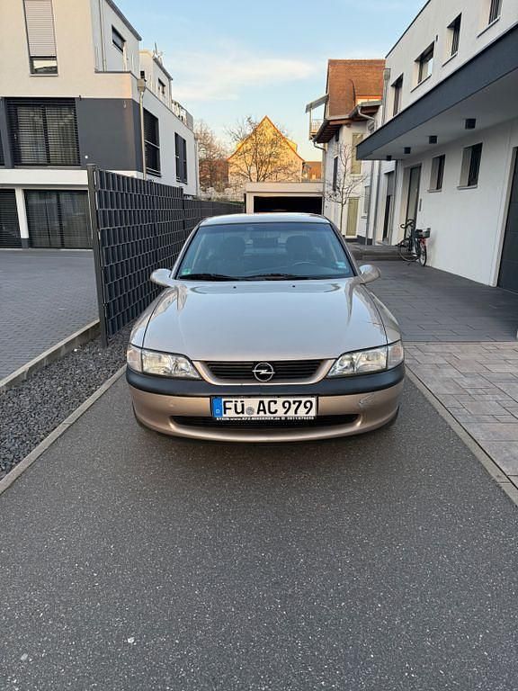 Gebraucht Opel Vectra 75 PS (55 kW) 1998 Beige Limousine