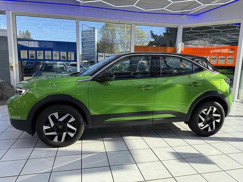 Gebraucht Opel Mokka Elegance 131 PS (96 kW) 2023 Matcha green/ikone gruen SUV