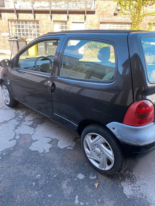 Gebraucht Renault Clio II 58 PS (42 kW) 2003 Schwarz Kleinwagen