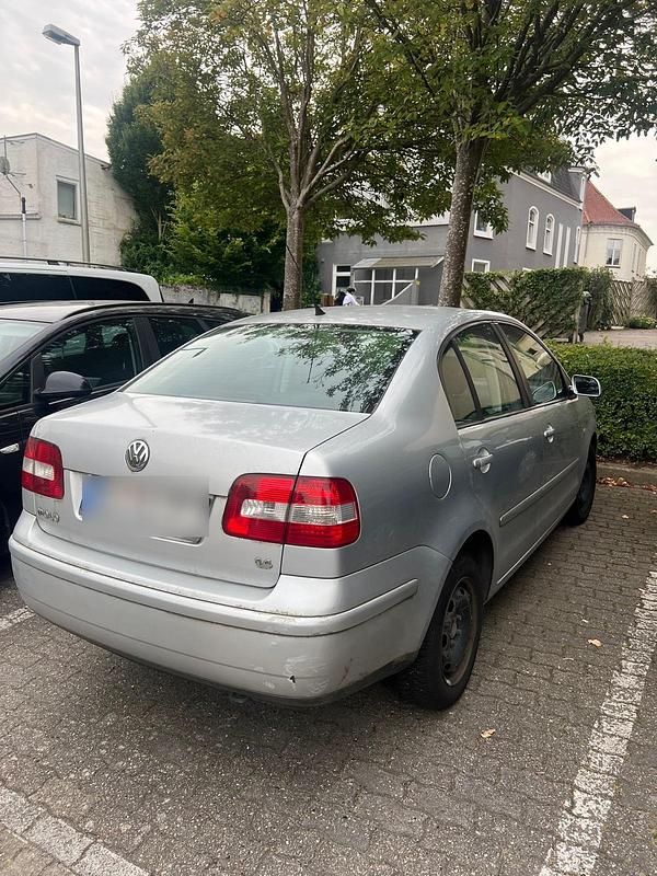 Silber Gebraucht 2005 VW Polo Limousine | 550 € (Superpreis) - Bild 1/4
