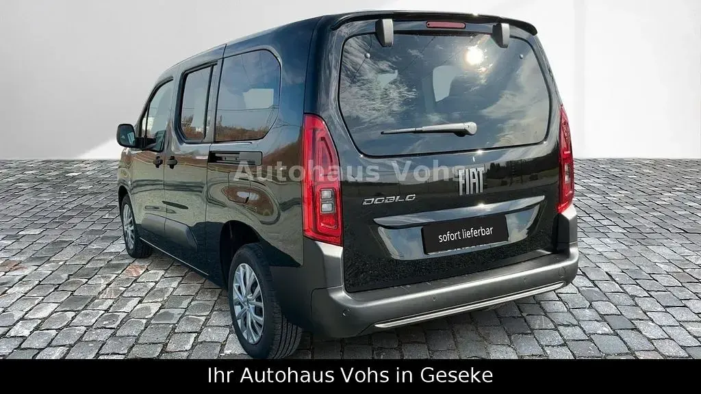 Neu Fiat Doblò 131 PS (96 kW) 2025 Schwarz Van / Kleinbus