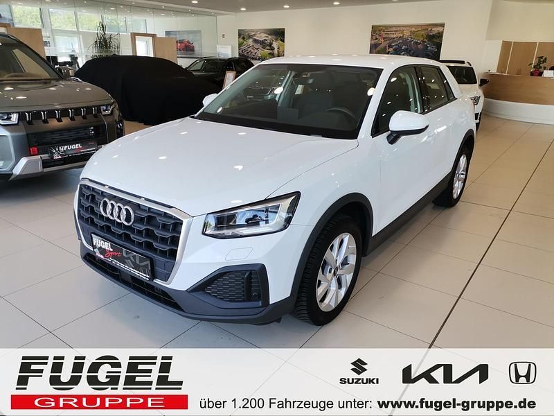 Gletscherweiß metallic Gebraucht 2023 Audi Q2 Comfort SUV | 19.969 € (Guter Preis) - Bild 1/4