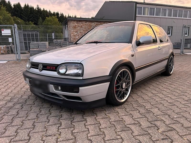 Silber Gebraucht 1996 VW Golf III GTI Limousine | 8.500 € (Teuer) - Bild 1/4