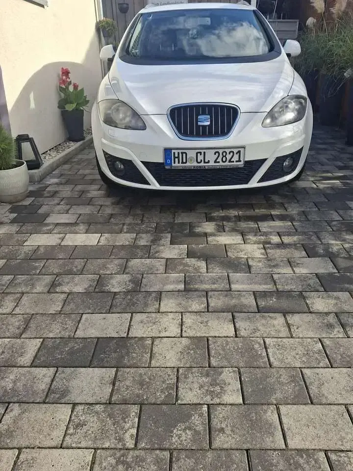 Gebraucht Seat Altea XL Stylance 125 PS (91 kW) 2009 Weiß Van / Kleinbus