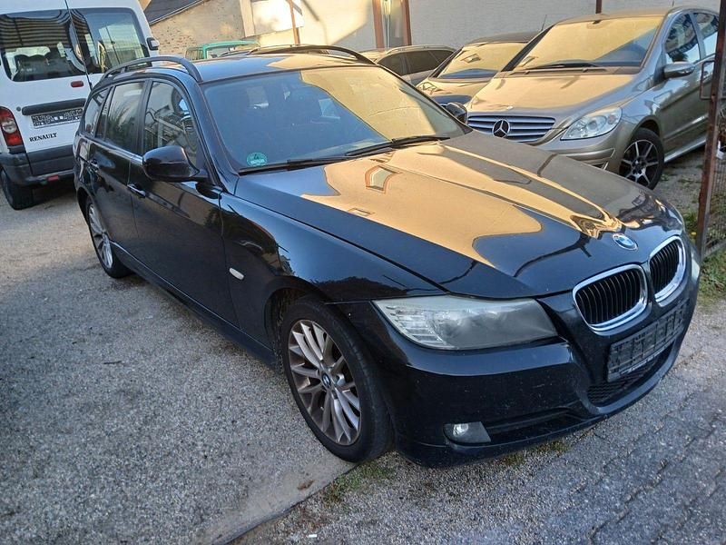 Schwarz Gebraucht 2010 BMW 318 Kombi | 1.650 € (Superpreis) - Bild 1/4