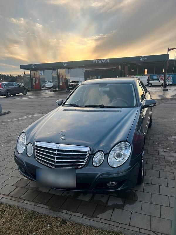 Gebraucht Mercedes E200 185 PS (136 kW) 2007 Grau Limousine