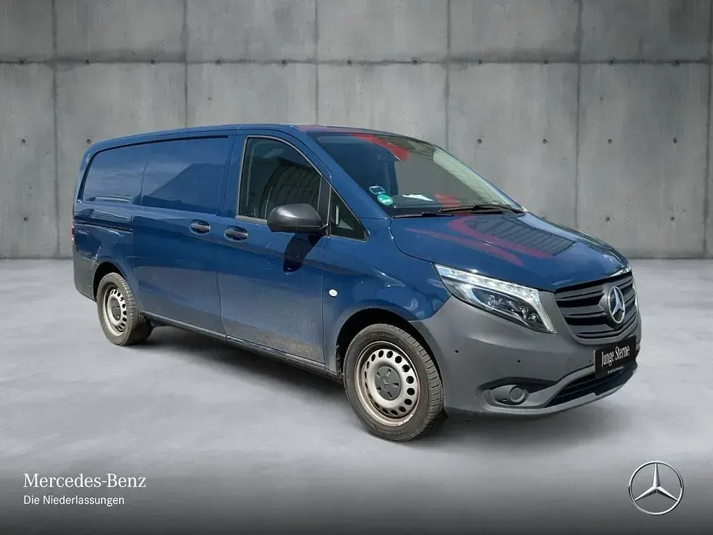 Gebraucht Mercedes Vito 190 PS (139 kW) 2021 Blau Van