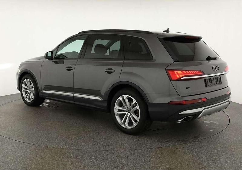 Neu Audi Q7 Basis 231 PS (169 kW) 2025 Samurai grau metallic SUV