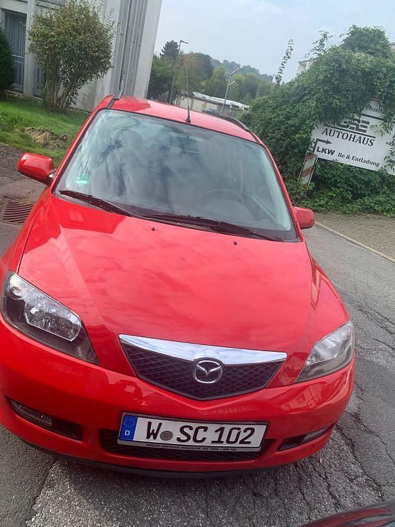 Rot Gebraucht 2004 Mazda 2 Active Limousine | 2.100 € (Fairer Preis) - Bild 1/4
