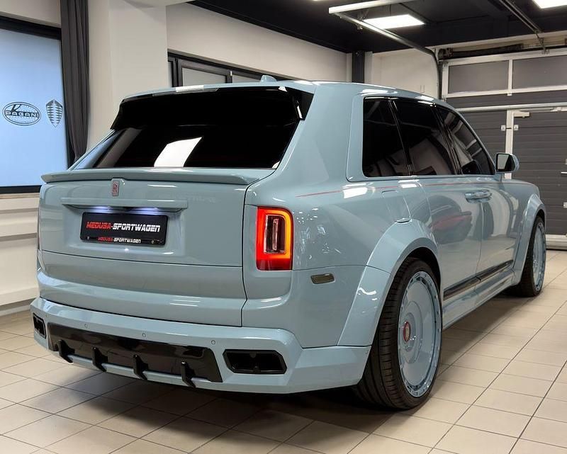 Gebraucht Rolls Royce Cullinan 571 PS (419 kW) 2023 Bespoke blue SUV