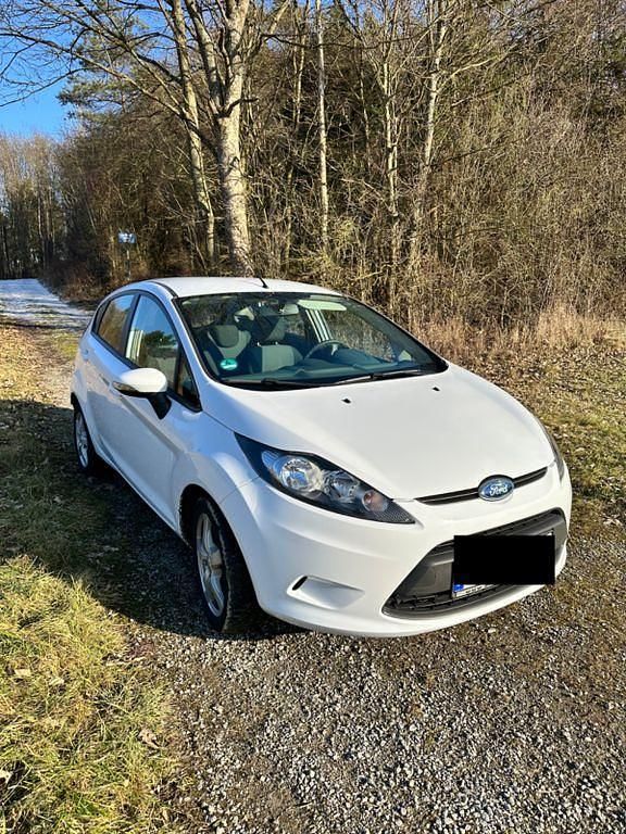Gebraucht Ford Fiesta Trend 75 PS (55 kW) 2009 Weiß Limousine