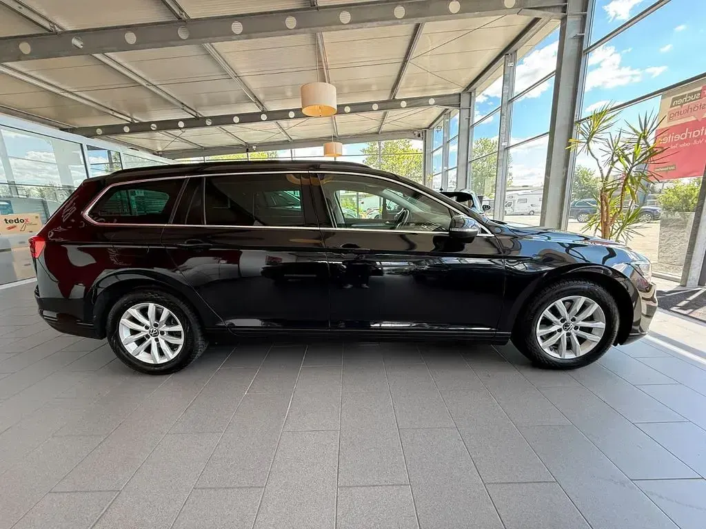 Gebraucht VW Passat IQ Drive 150 PS (110 kW) 2024 Schwarz Kombi