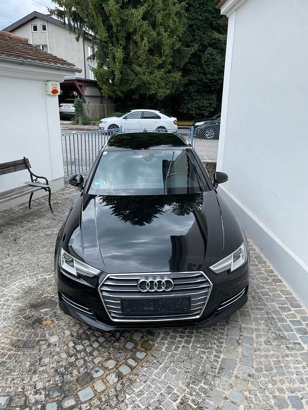 Schwarz Gebraucht 2016 Audi A4 S-Line Kombi | 22.900 € - Bild 1/4