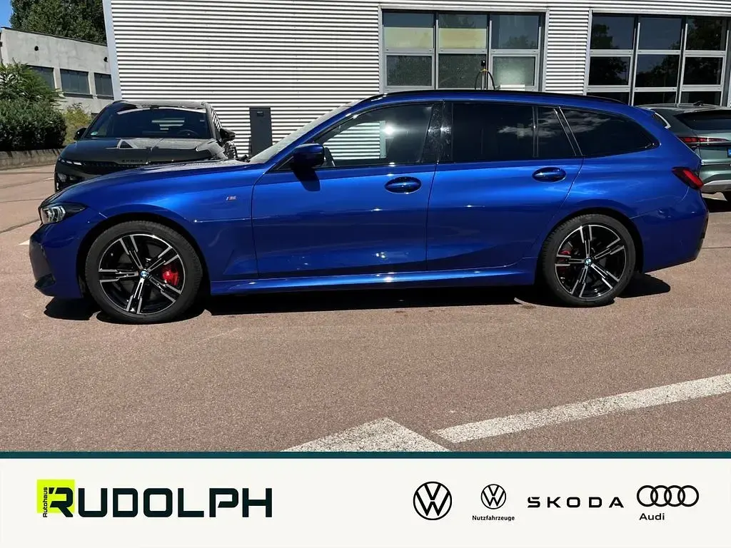 Gebraucht BMW 320 M Sport 190 PS (139 kW) 2023 Portimao blau metallic Kombi