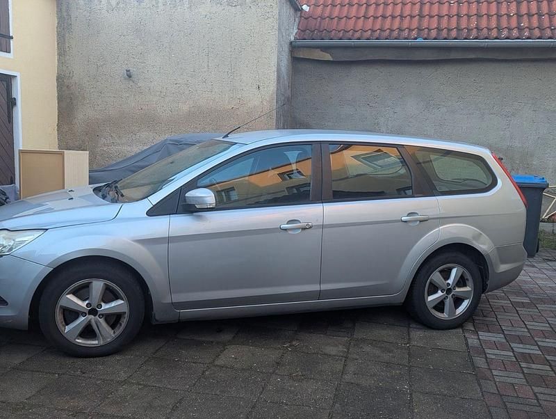 Silber Gebraucht 2008 Ford Focus Style Kombi | 1.200 € (Guter Preis) - Bild 1/4