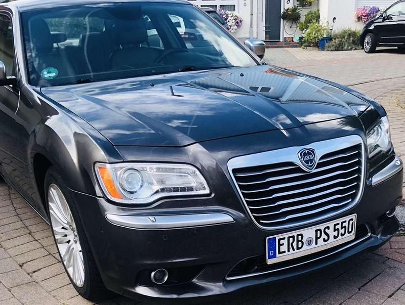 Gebraucht Lancia Thema 239 PS (175 kW) 2014 Limousine