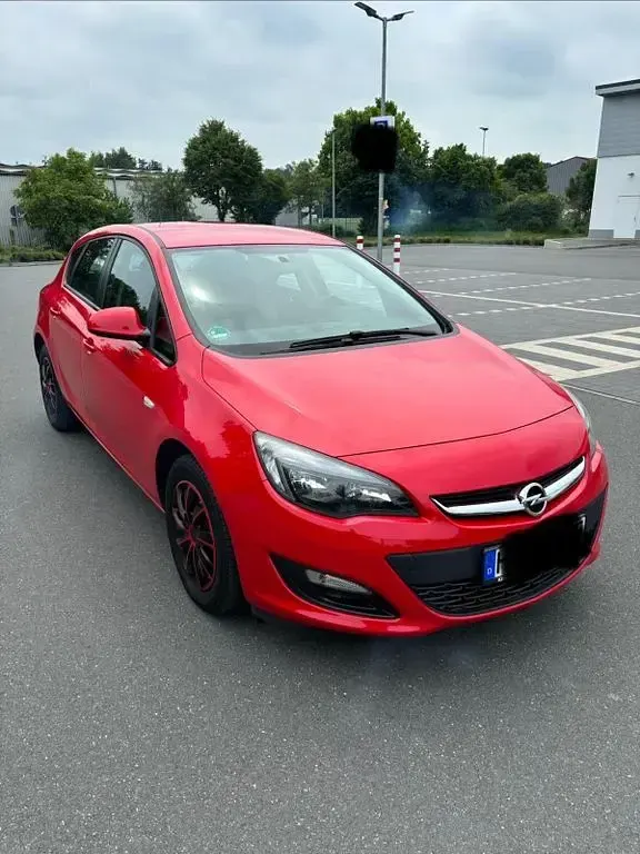 Gebraucht Opel Astra 116 PS (85 kW) 2015 Rot Limousine
