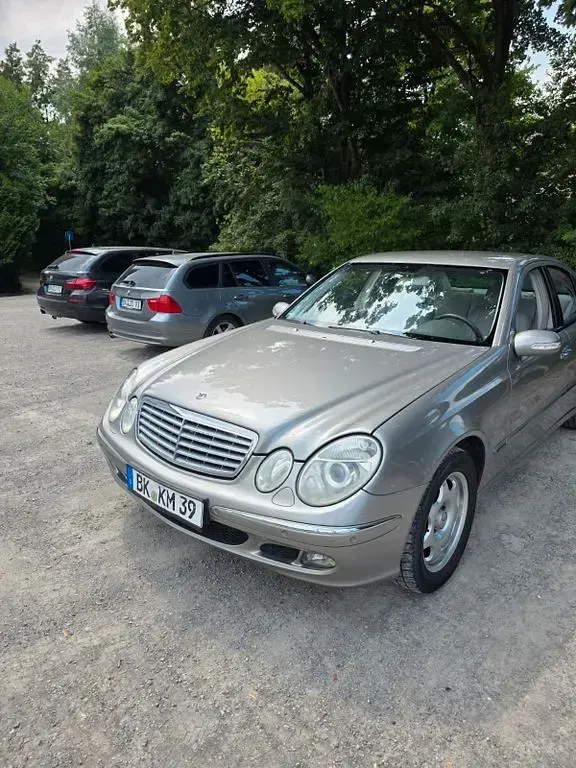 Gebraucht Mercedes E200 Elegance 163 PS (119 kW) 2005 Silber Limousine