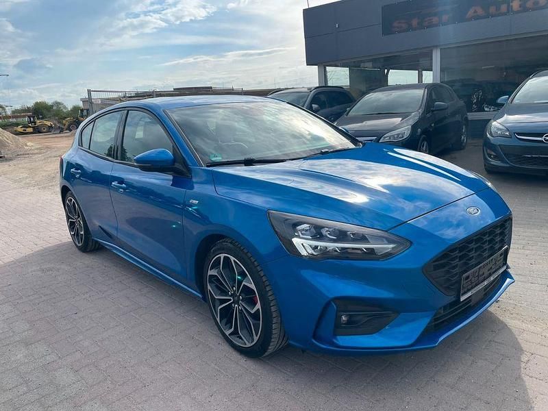 Usata Ford Focus ST-Line 182 CV (133 kW) 2018 Blu Berlina