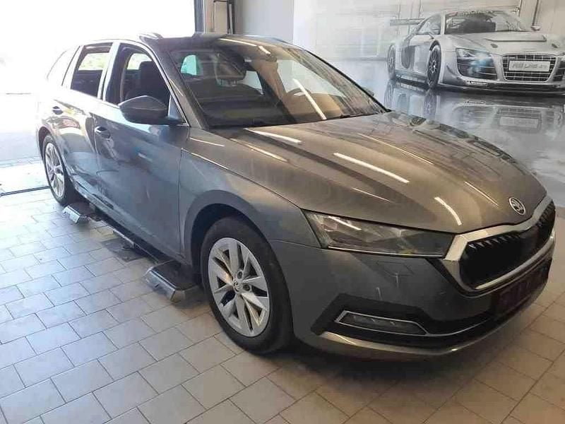 Grau Gebraucht 2022 Skoda Octavia Style Kombi | 15.390 € (Guter Preis) - Bild 1/4