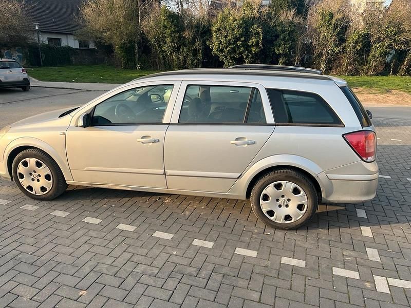 Gebraucht Opel Astra 105 PS (77 kW) 2004 Silber Kombi