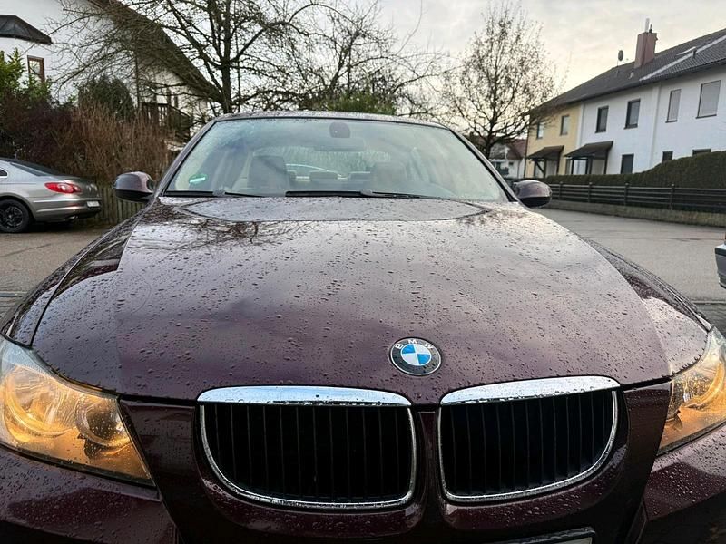 Rot Gebraucht 2007 BMW 320 Limousine | 2.500 € (Guter Preis) - Bild 1/4