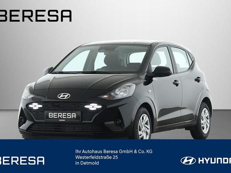 Phantom black / met Gebraucht 2025 Hyundai i10 Select Kleinwagen | 15.480 € (Fairer Preis) - Bild 1/4