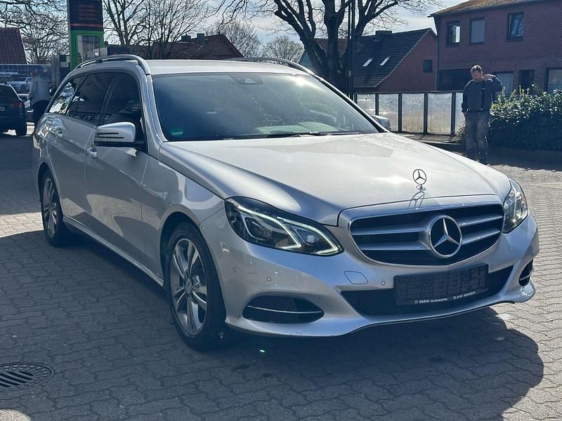 Second-hand Mercedes E220 170 CP (125 kW) 2015 Argintiu Break