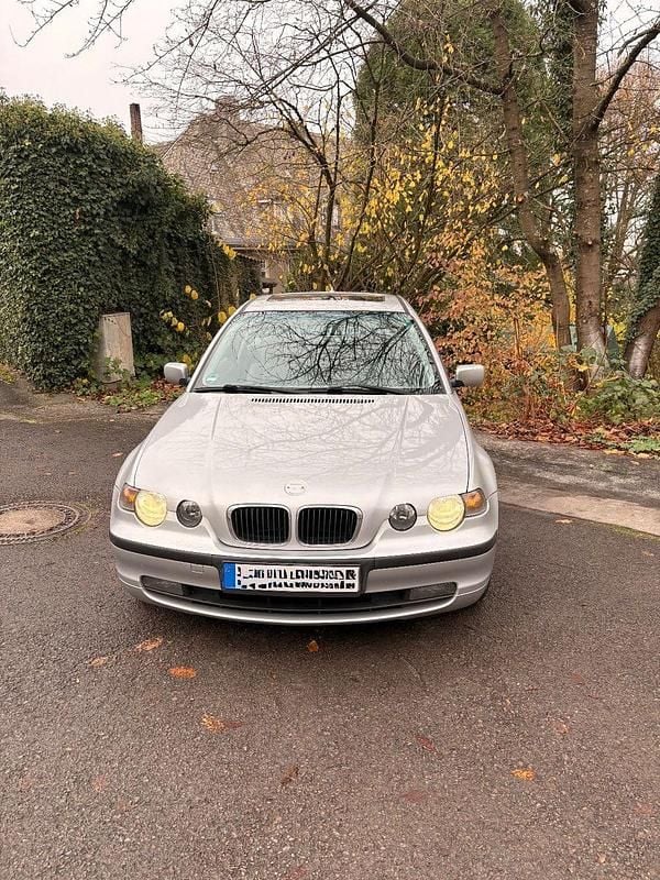 Silber Gebraucht 2003 BMW 316 Coupé | 1.650 € (Guter Preis) - Bild 1/4