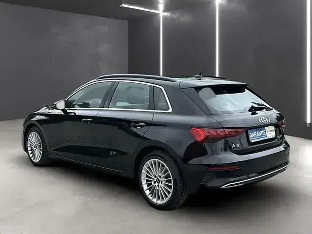 Gebraucht Audi A3 Advanced 150 PS (110 kW) 2022 Mythosschwarz metallic (metallic) Limousine
