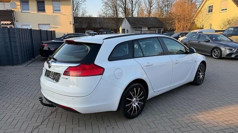 Gebraucht Opel Insignia Selection 110 PS (80 kW) 2013 Weiß Kombi