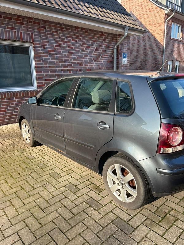 Gebraucht VW Polo 80 PS (58 kW) 2008 Grau Kleinwagen