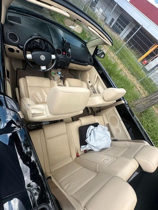 Gebraucht VW New Beetle Cabriolet Freestyle 110 PS (80 kW) 2009 Schwarz Cabrio