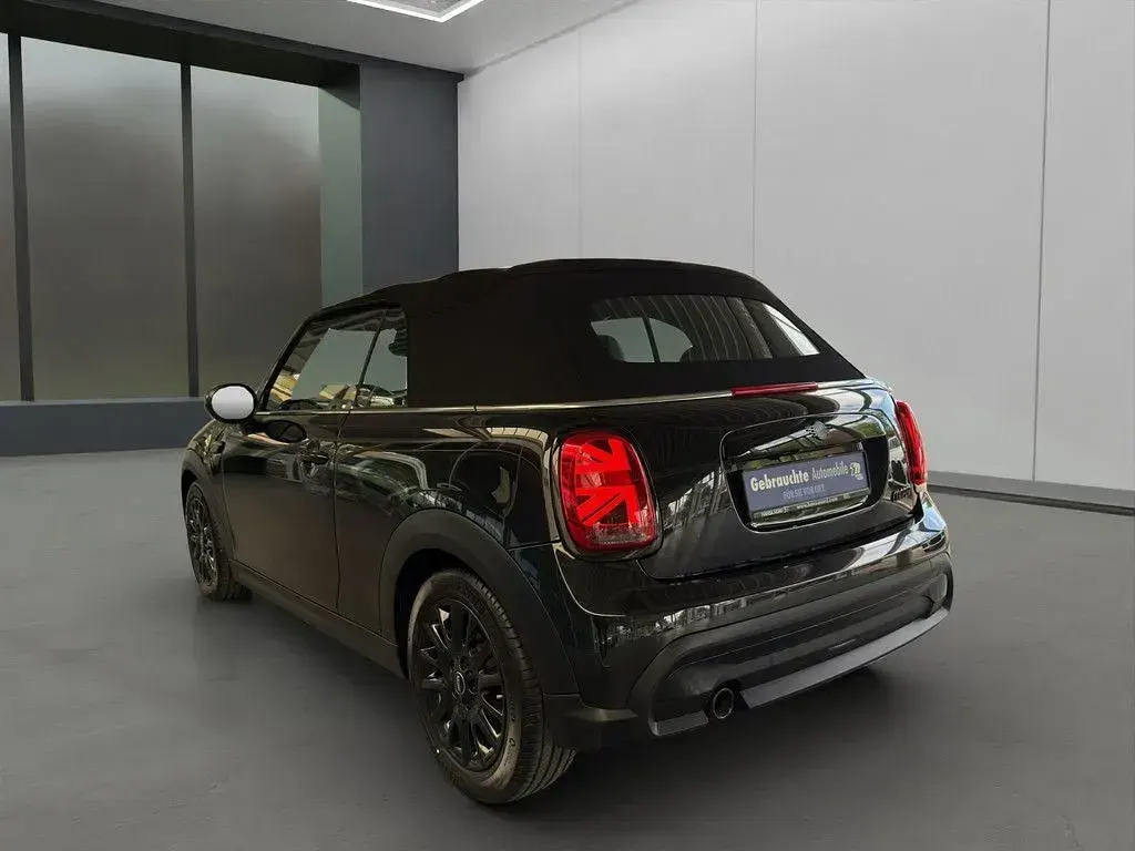 Gebraucht Mini Cooper Cabriolet Classic 136 PS (100 kW) 2023 Schwarz / midnight black (metallic) Cabrio