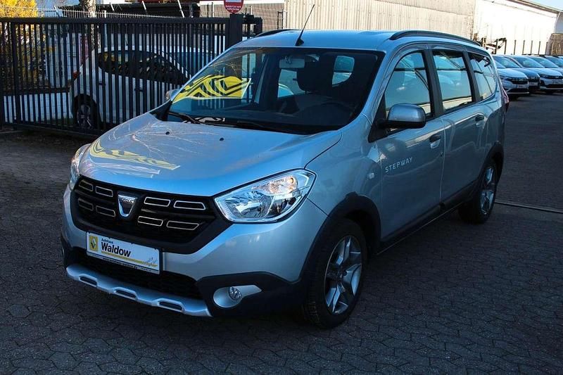 Gebraucht Dacia Lodgy Stepway 131 PS (96 kW) 2021 Highland grey Van / Kleinbus