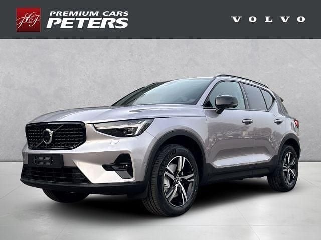 Neu Volvo XC40 Plus 197 PS (144 kW) 2026 Silber SUV