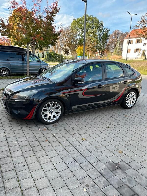 Schwarz Gebraucht 2008 Ford Focus Limousine | 1.300 € (Superpreis) - Bild 1/4