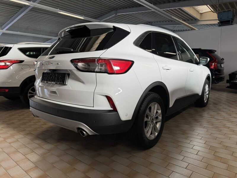 Gebraucht Ford Kuga Titanium 150 PS (110 kW) 2020 Frostweiß SUV