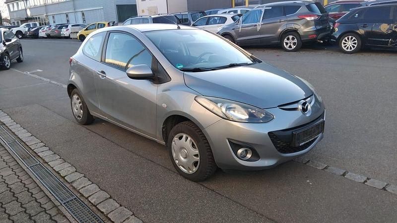Gebraucht Mazda 2 Active 84 PS (61 kW) 2011 Silber Kleinwagen