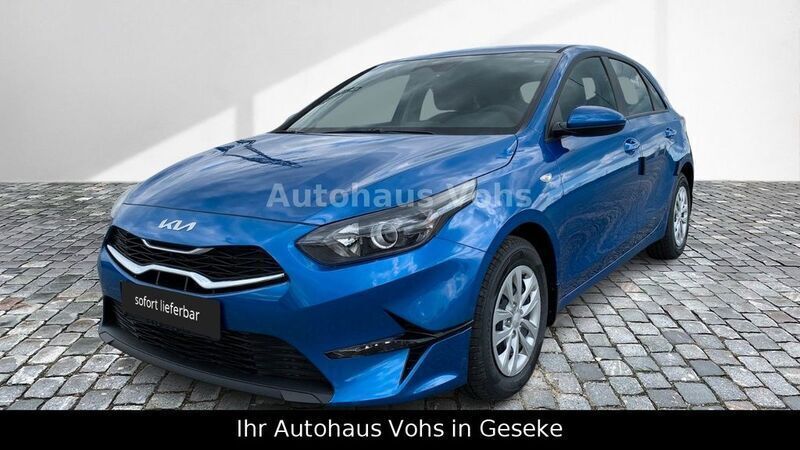 Blau Gebraucht 2025 Kia Ceed Best Limousine | 23.970 € (Superpreis) - Bild 1/4