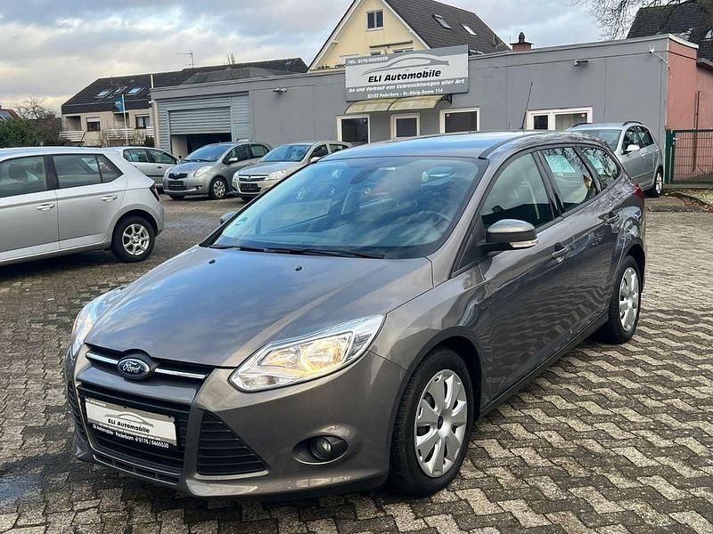 Gebraucht Ford Focus Trend 101 PS (74 kW) 2014 Braun Limousine