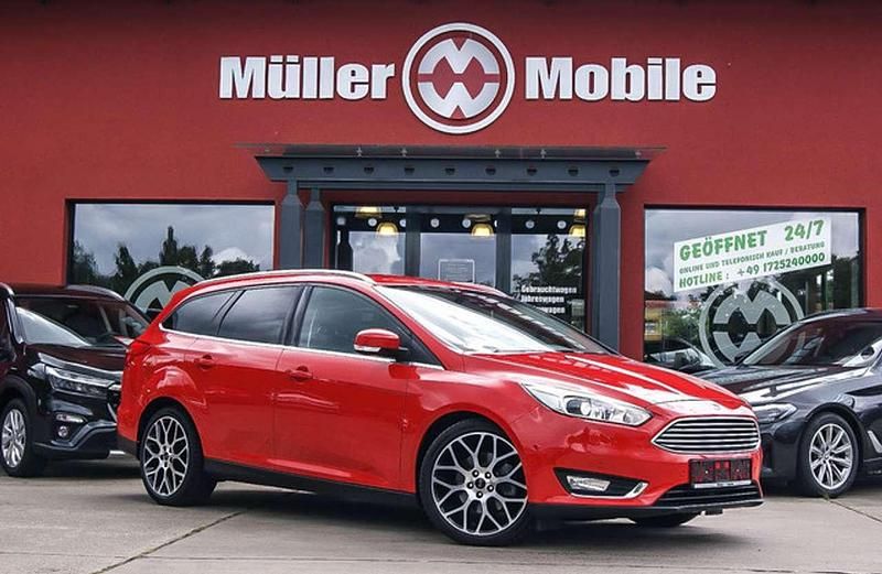 Gebraucht Ford Focus Titanium 182 PS (133 kW) 2016 Rot Kombi