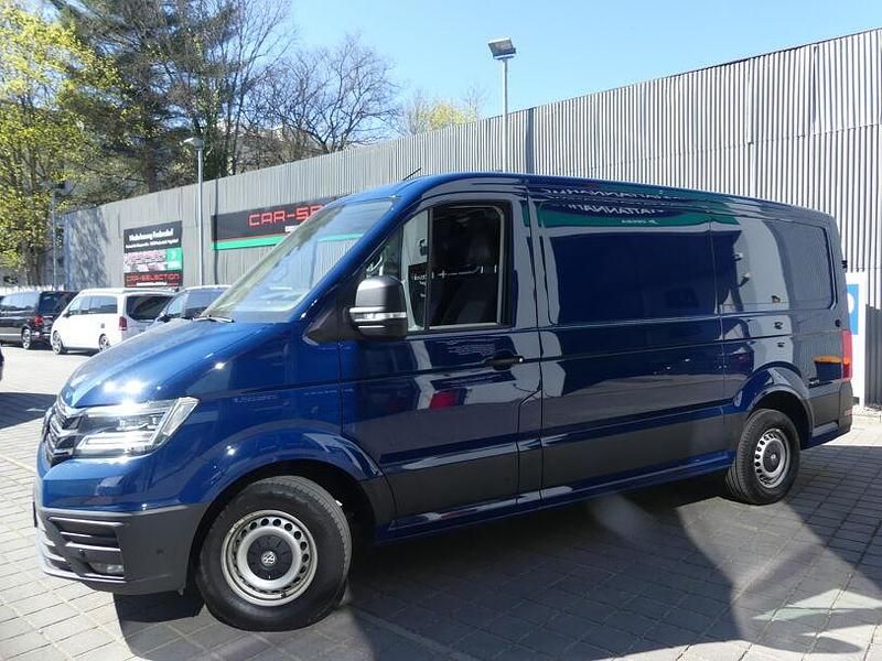 Gebraucht VW Crafter 140 PS (102 kW) 2021 Deep ocean blue Van