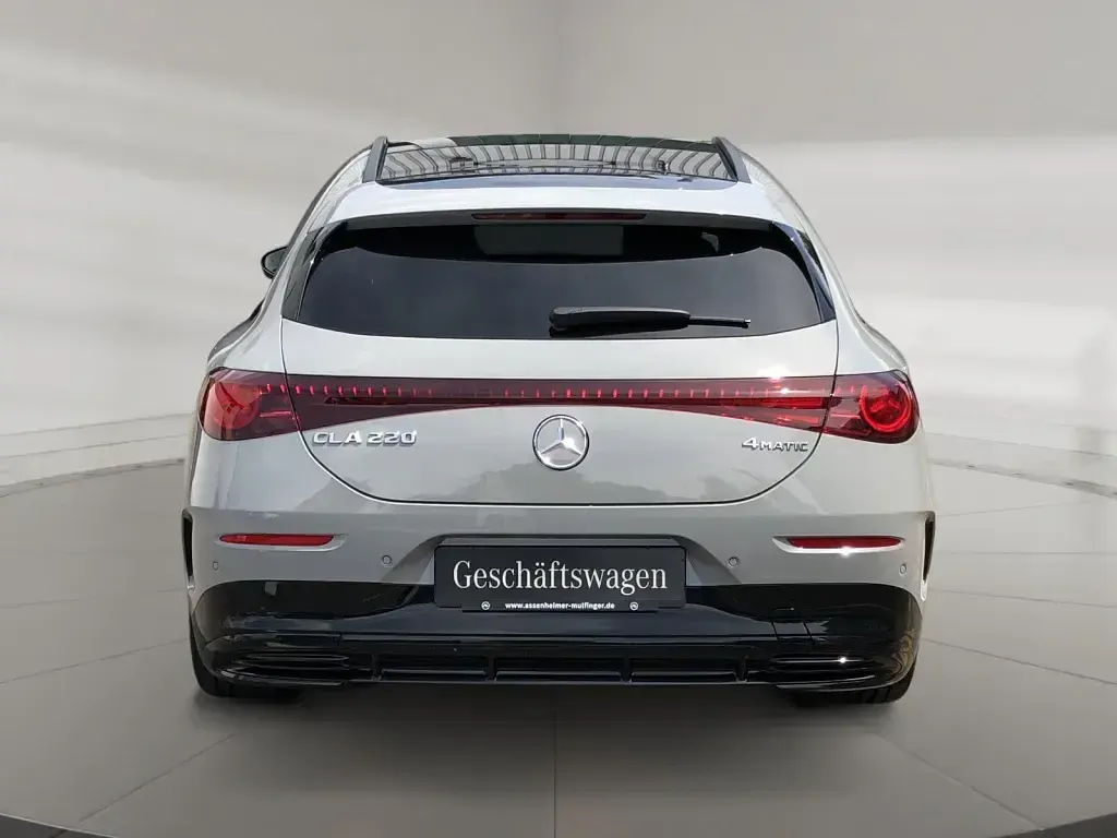 Gebraucht Mercedes CLA220 190 PS (139 kW) 2026 Manufaktur alpingrau uni Kombi