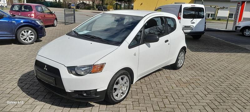Gebraucht Mitsubishi Colt 75 PS (55 kW) 2009 Weiß Kleinwagen
