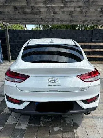 Gebraucht Hyundai i30 Trend 140 PS (102 kW) 2018 Weiß Limousine